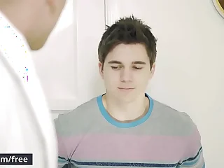 Cute Twink &lpar;Will Braun&rpar; Going to bed &lpar;Jake Porters&rpar; Ass - Men&period;com